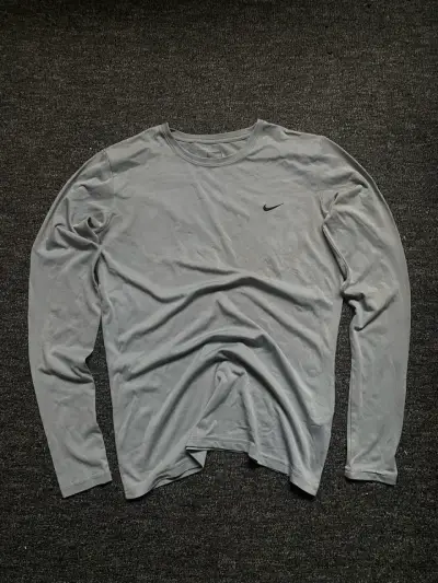 Polera Nike gris manga larga para hombre - miniatura 1
