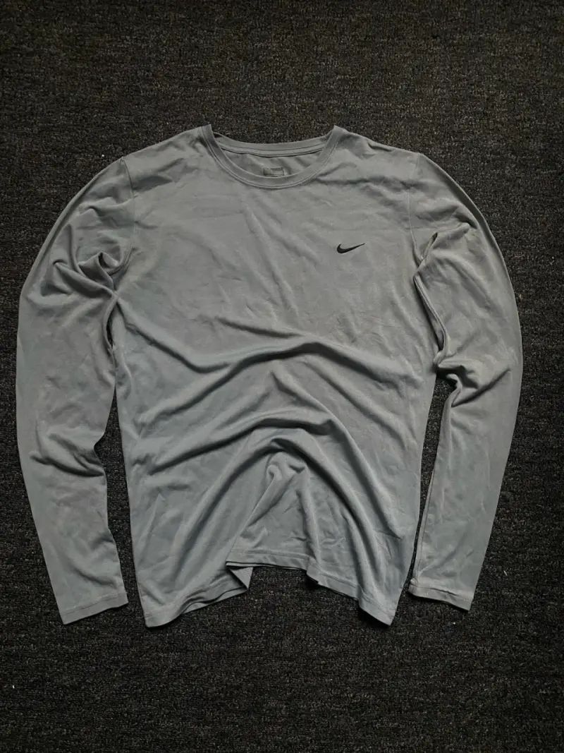 Polera Nike gris manga larga para hombre - 2
