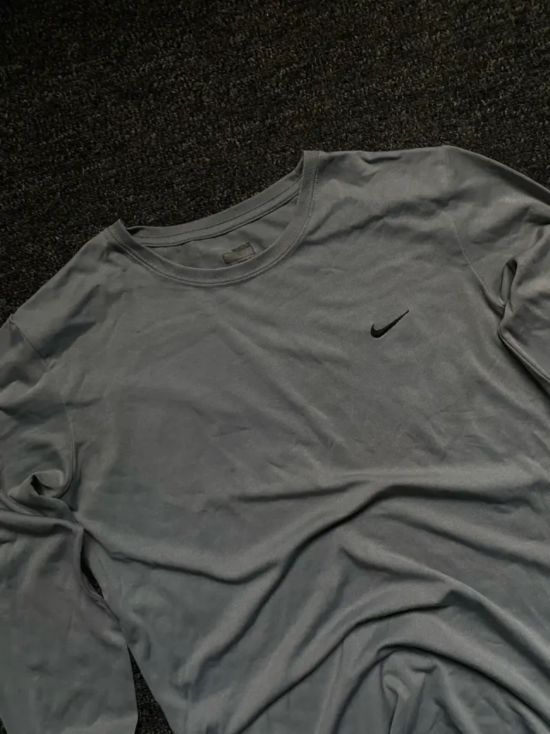 Polera Nike gris manga larga para hombre - 3