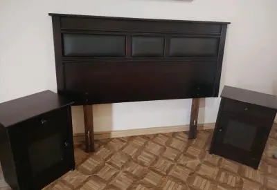 Juego de cabecera y veladores de madera oscura - miniatura 3