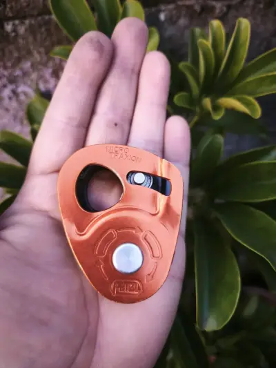 Polea bloqueadora Petzl Micro Traxion naranja - miniatura 2
