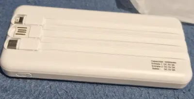 Power bank 10000mAh con pantalla LED - miniatura 2