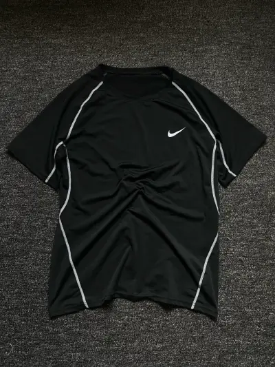 Polera deportiva negra Nike - miniatura 3