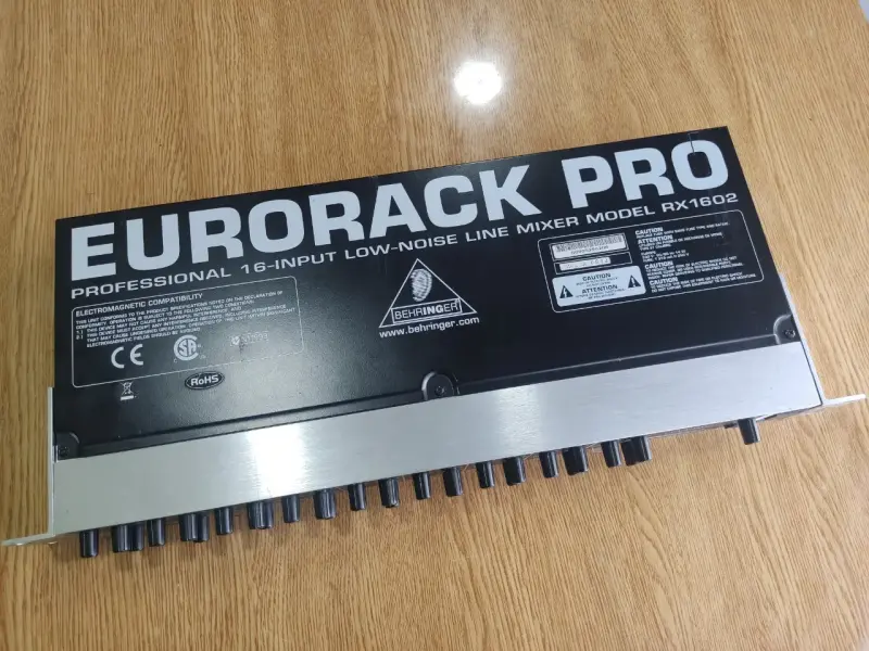 Mezclador Mixer Rack Behringer RX1602, $120.000.- - 4