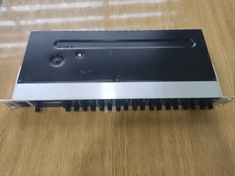 Mezclador Mixer Rack Behringer RX1602, $120.000.- - 5