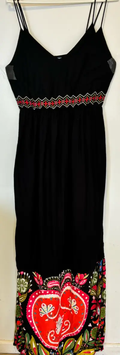 Vestido largo negro con diseño colorido 36 - miniatura 1
