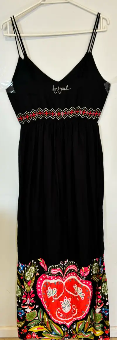 Vestido largo negro con diseño colorido 36 - miniatura 3
