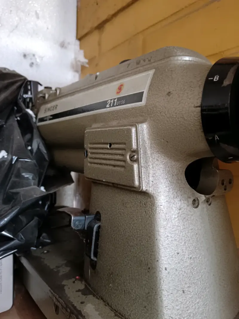 Máquina de Coser Industrial Singer 211U566 - 3