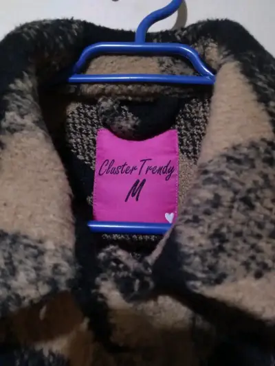 Chaqueta de lana a cuadros para mujer - miniatura 2