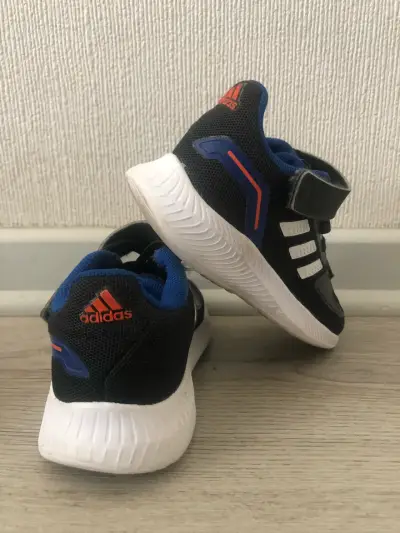 Lote de zapatillas deportivas para niños - miniatura 2
