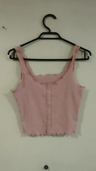 Top de tirantes rosa con botones - miniatura 1