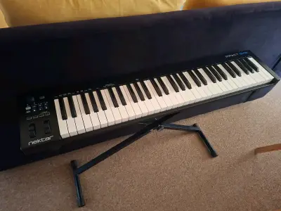 Teclado MIDI Nektar Impact GX61 muy poco uso - miniatura 1