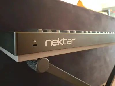 Teclado MIDI Nektar Impact GX61 muy poco uso - miniatura 5