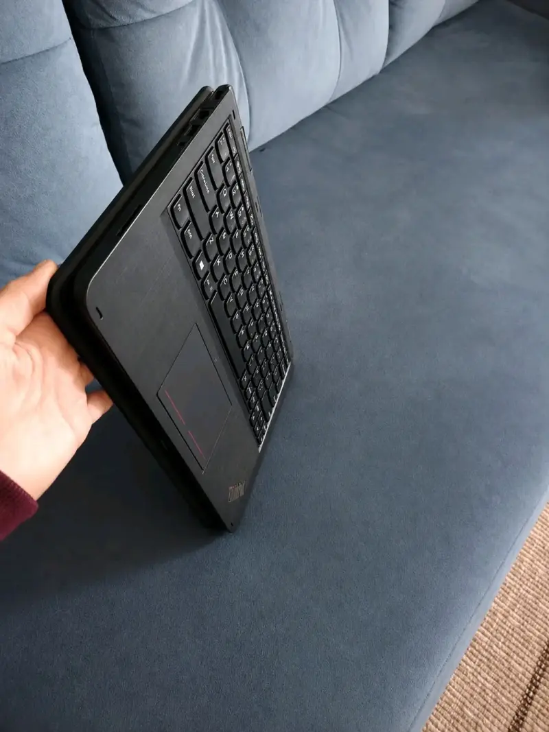 Laptop Lenovo ThinkPad Yoga 11e en buen estado - 2