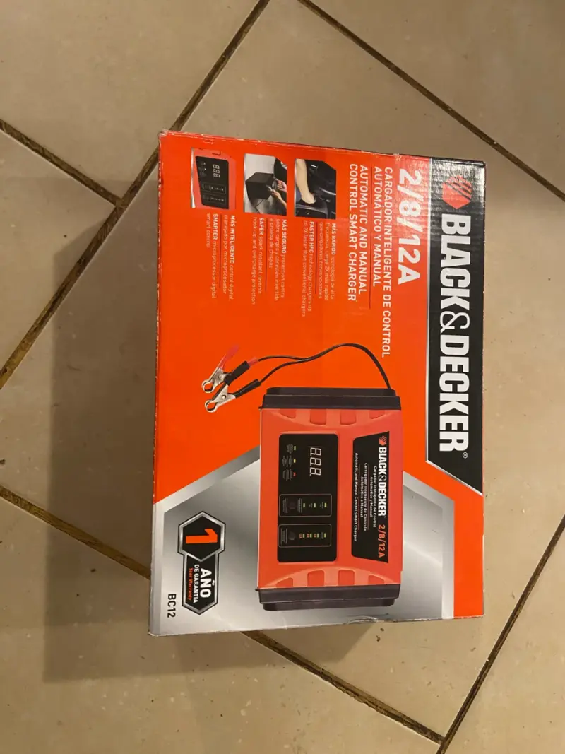 Cargador de Batería Inteligente Black & Decker 2/8/12A - 1