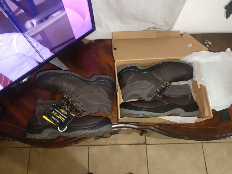 Botas de seguridad aislantes color marrón