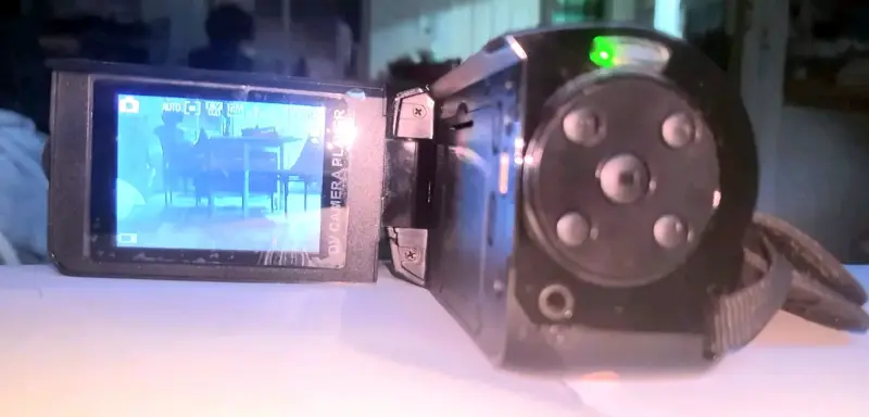 Videocámara HD 12MP con Pantalla LCD 2.4" - 4