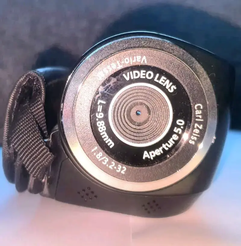 Videocámara HD 12MP con Pantalla LCD 2.4" - 5