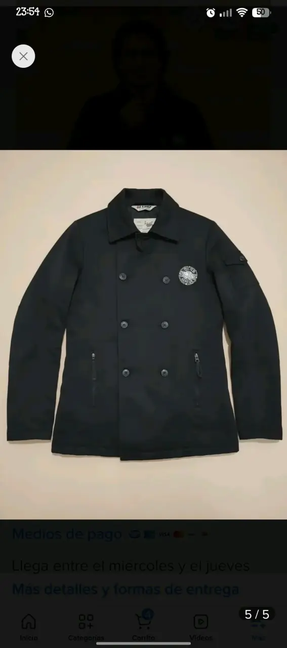 Chaqueta negra de hombre con diseño moderno - 2