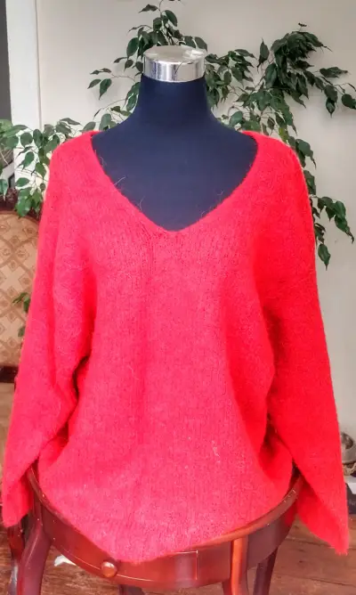 Suéter rojo de lana para mujer - miniatura 1