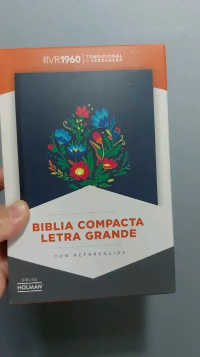 Biblia compacta letra grande con referencias - miniatura 1