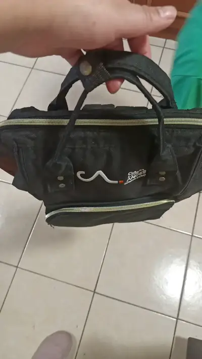 Mochila negra Caja Los Andes con múltiples compartimentos - miniatura 4