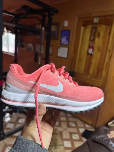 Zapatillas deportivas  diferentes diseños tallas - miniatura 1