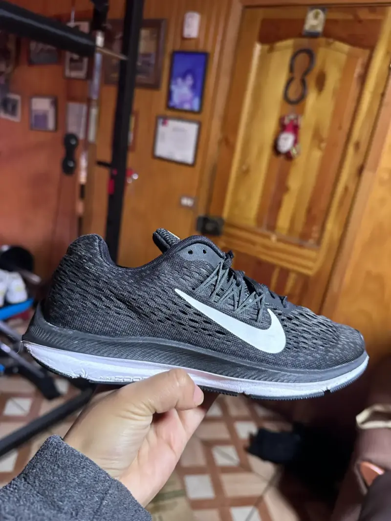 Zapatillas deportivas  diferentes diseños tallas - 2