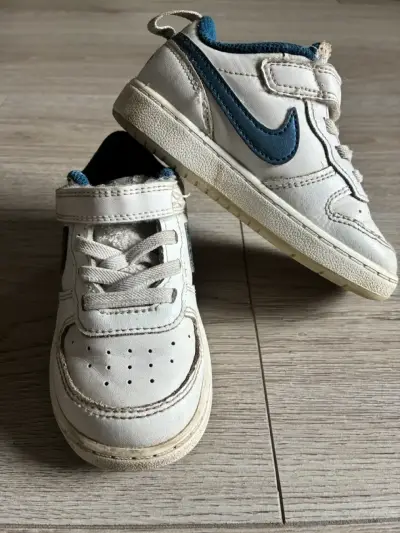 Zapatillas deportivas blancas para niños - miniatura 1