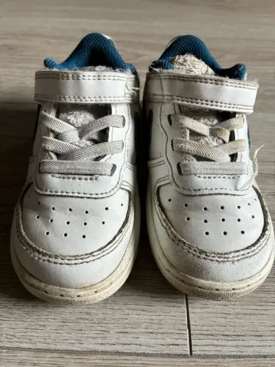 Zapatillas deportivas blancas para niños - miniatura 2