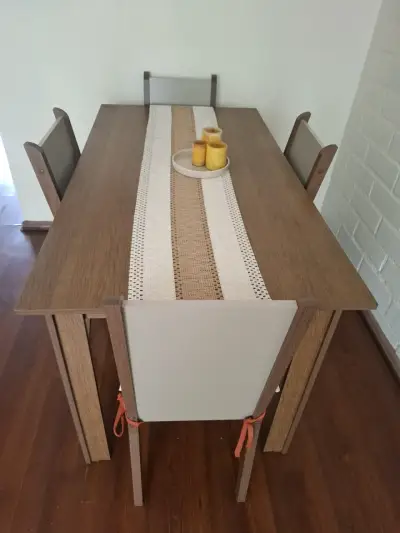 Juego de comedor de madera para cuatro personas - miniatura 4