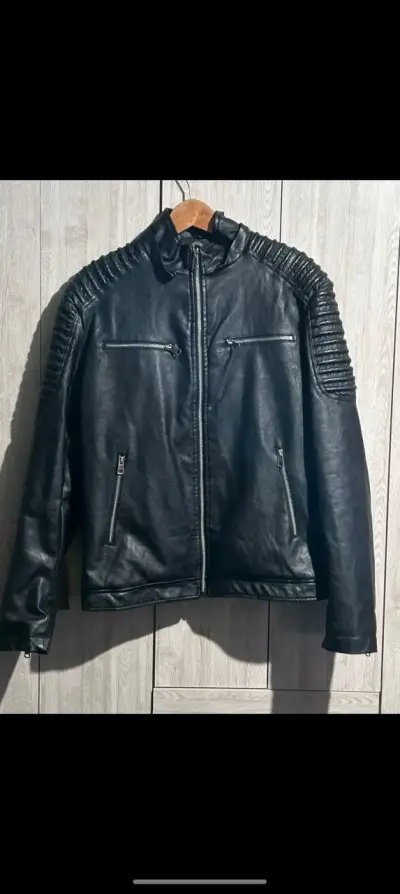 Chaqueta de cuero negra estilo biker para hombre - miniatura 1