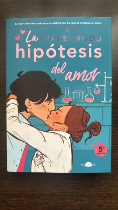 Libro 'La Hipótesis del Amor' de Ali Hazelwood - miniatura 1