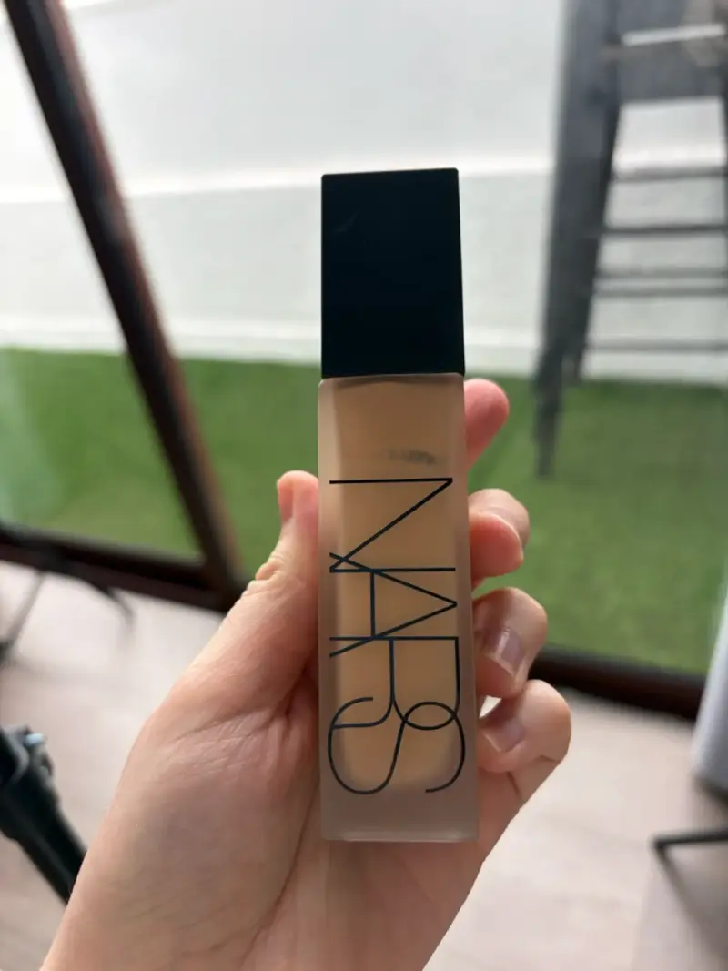 Base de maquillaje NARS Santa Fe tono M2 - 1