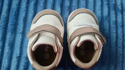 Zapatillas de bebé blancas con velcro opaline - miniatura 1