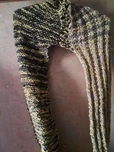 AĹPACA tejida a mano en tonos marrón y amarillo - miniatura 5