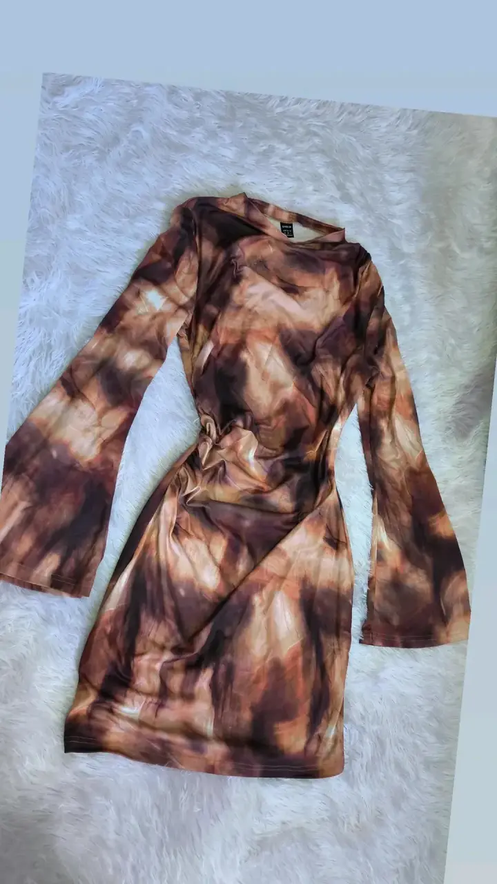 Vestido manga larga estampado tie-dye
