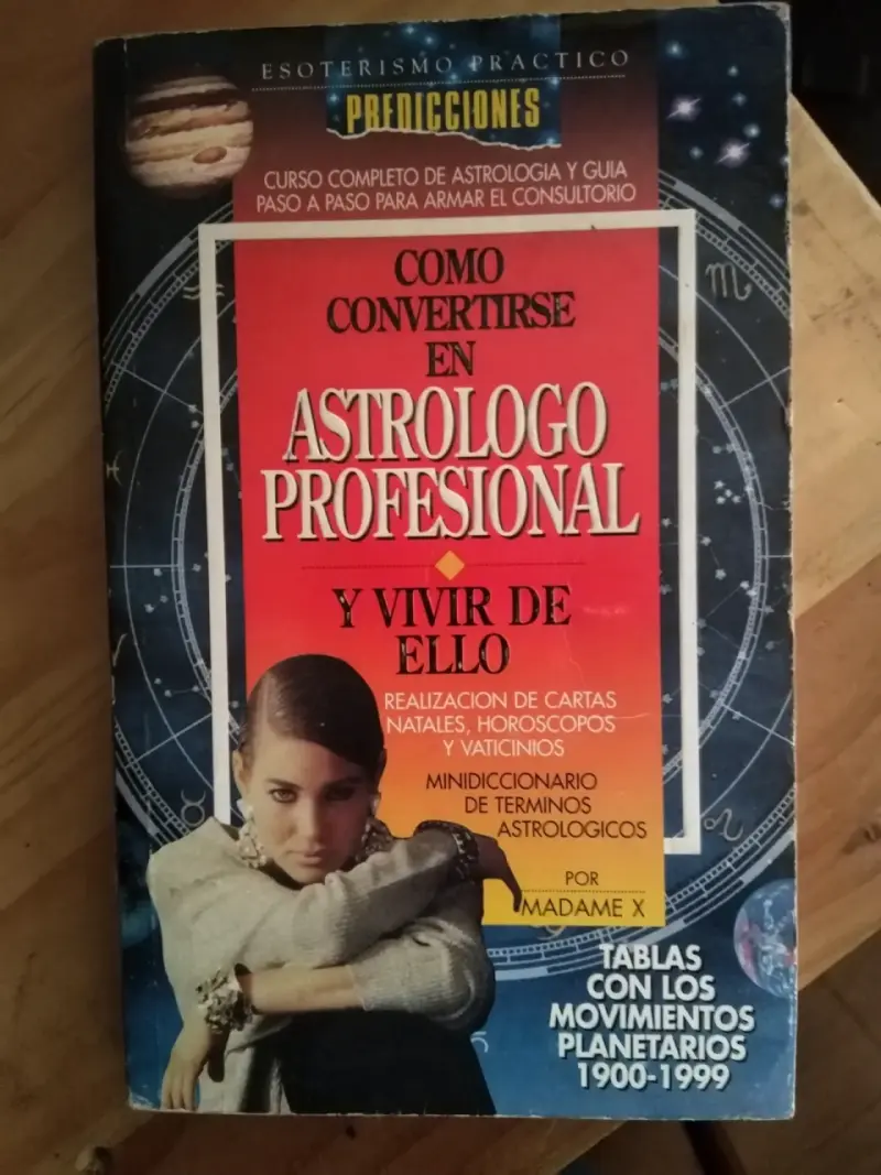 Libro 'Cómo Convertirse en Astrólogo Profesional'