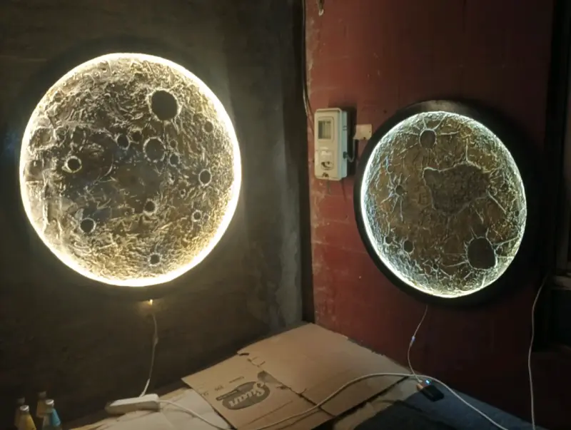 Lámpara de pared LED con diseño lunar - 5