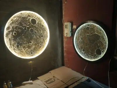 Lámpara de pared LED con diseño lunar - miniatura 5