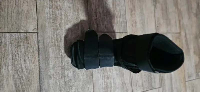 Bota ortopédica ajustable negra - 2