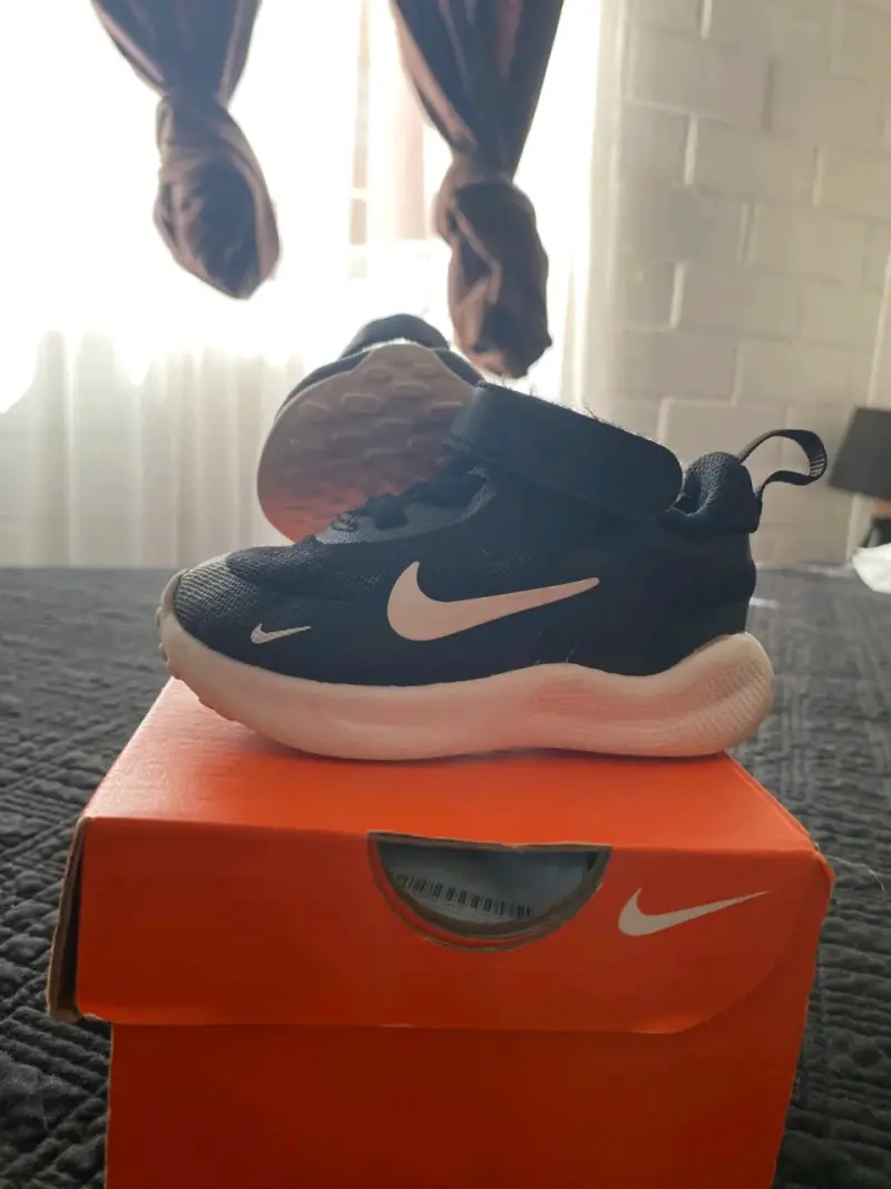 Zapatillas deportivas negras para niños Nike - 2