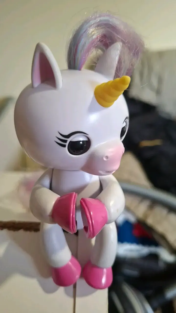 Juguete unicornio fingers interactivo con luces - 4