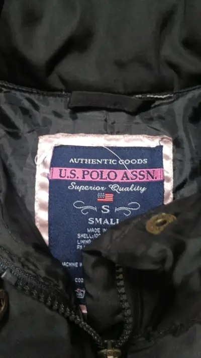 Chaleco Polo acolchado negro con logo bordado - miniatura 4