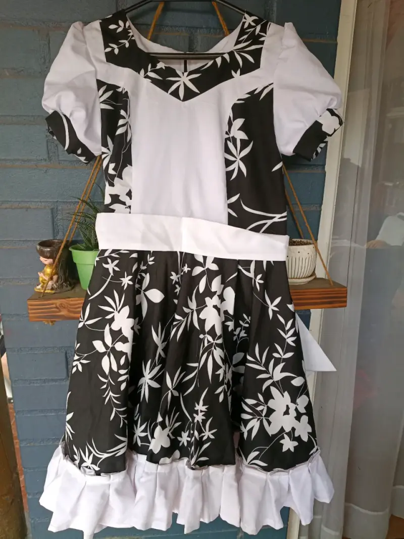Vestido de huasa floral blanco y negro - 2