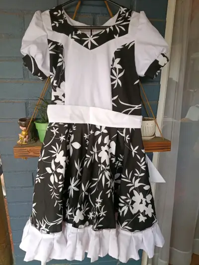Vestido de huasa floral blanco y negro - miniatura 2