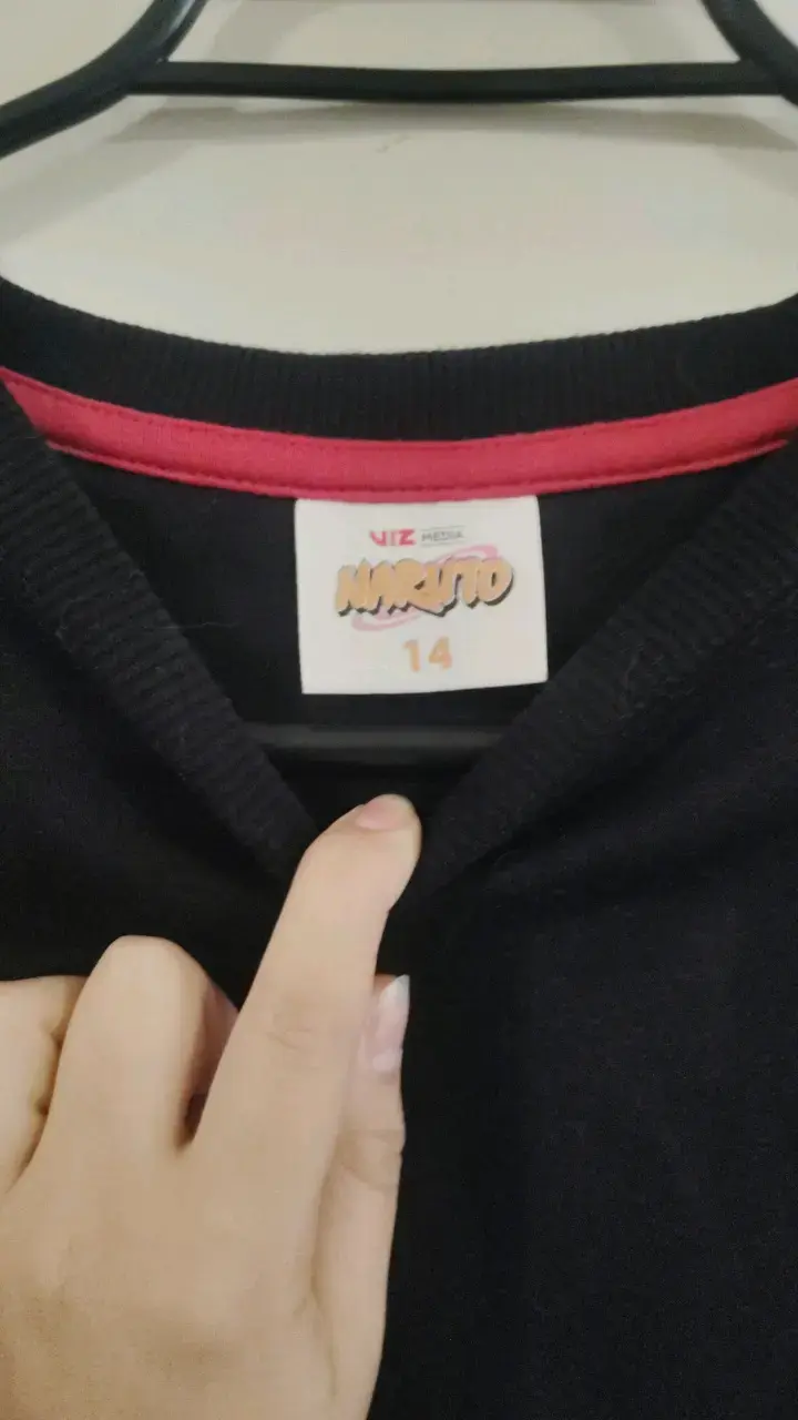 Polerón negro de Naruto con personajes - 3