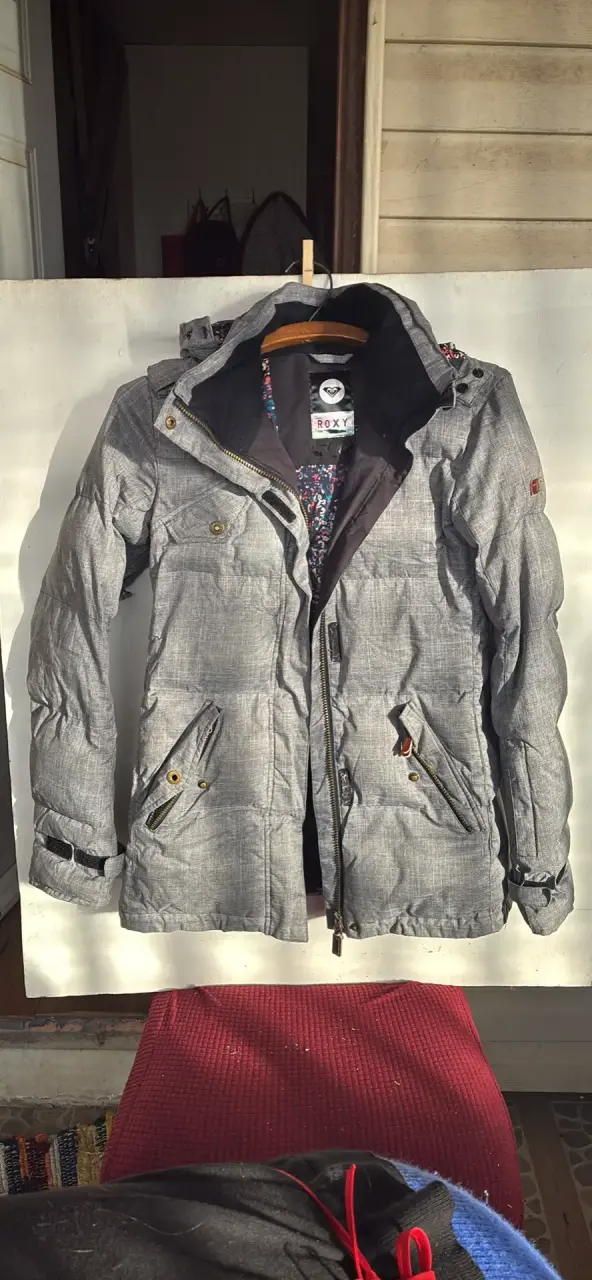 Chaqueta de invierno gris Roxy para mujer - 1