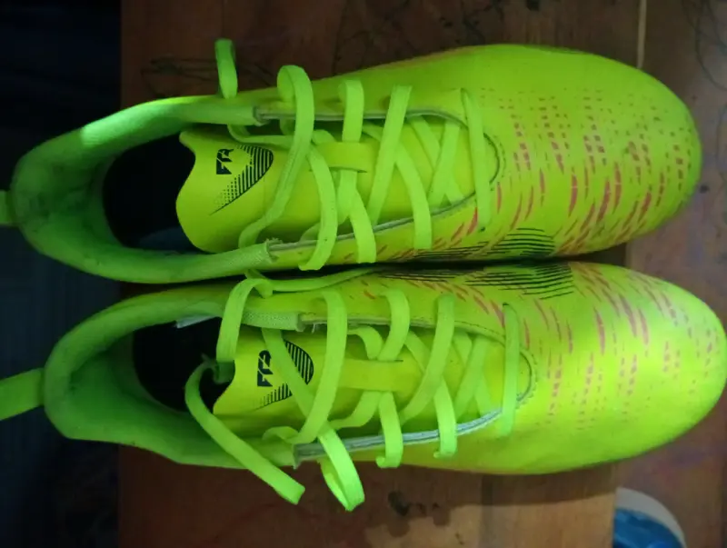 Zapatillas de fútbol Puma amarillas - 2
