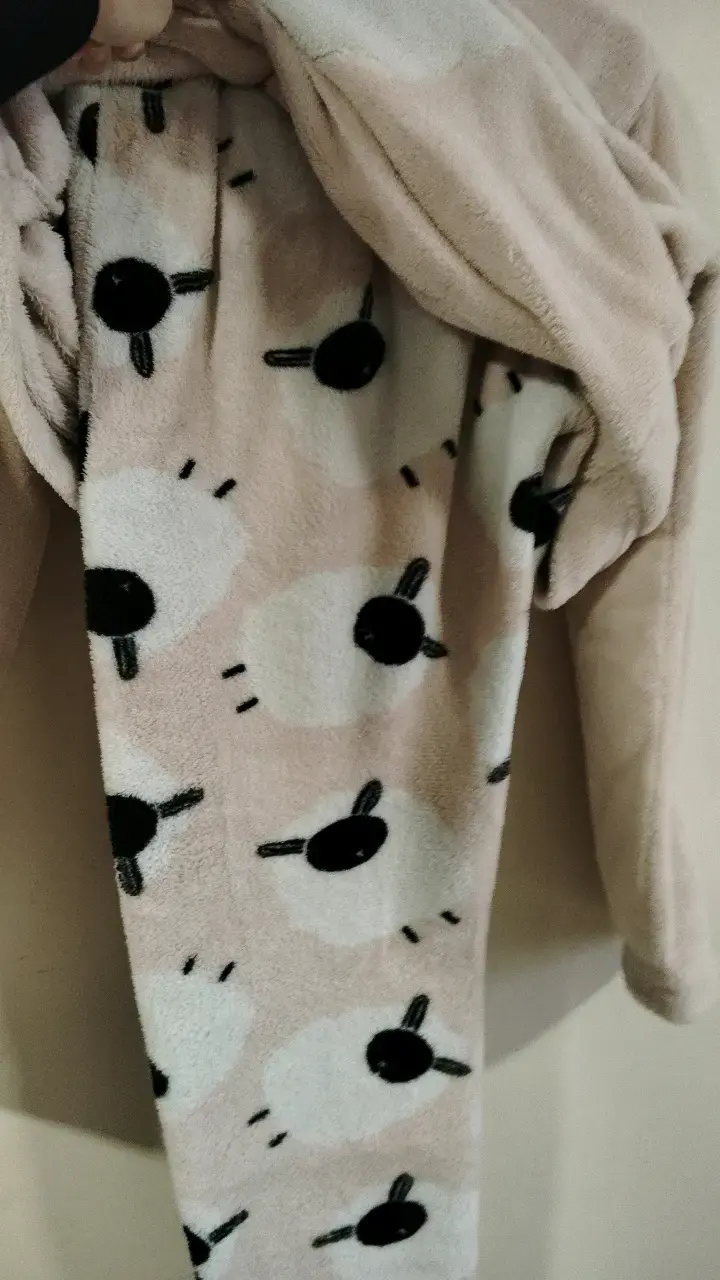 Pijama de polar con diseño de oveja para mujer - 2